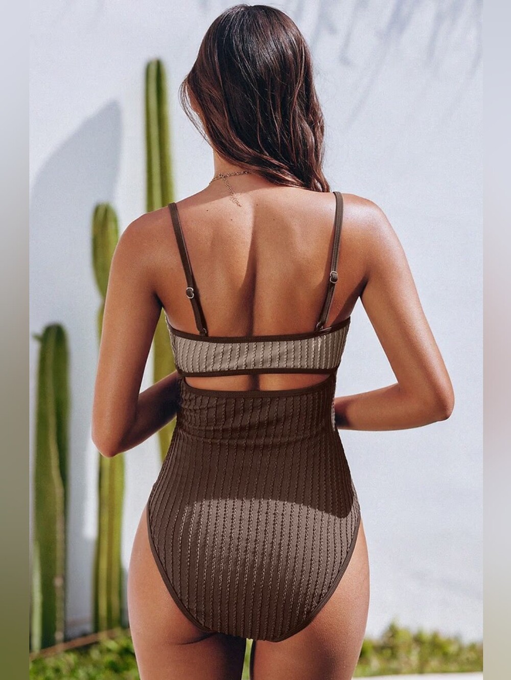 Colorblock Scoop Neck Cutout One-Piece 💥 BRAND NEW 💥 - Picture 2 of 4